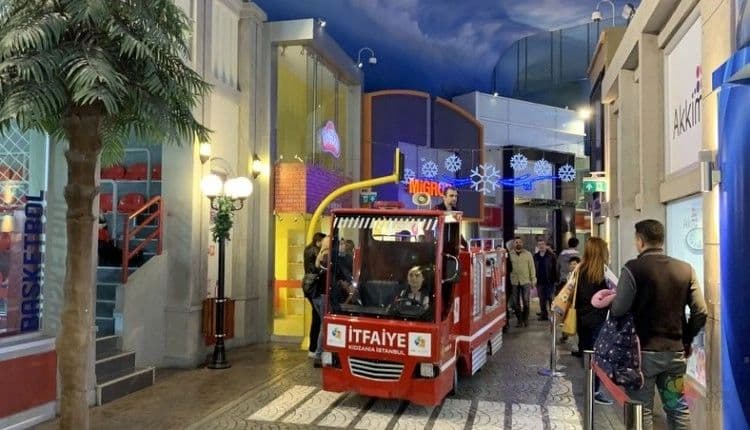 KidZania İstanbul iç mekan sokak görünümü - Bomanite döşeme
