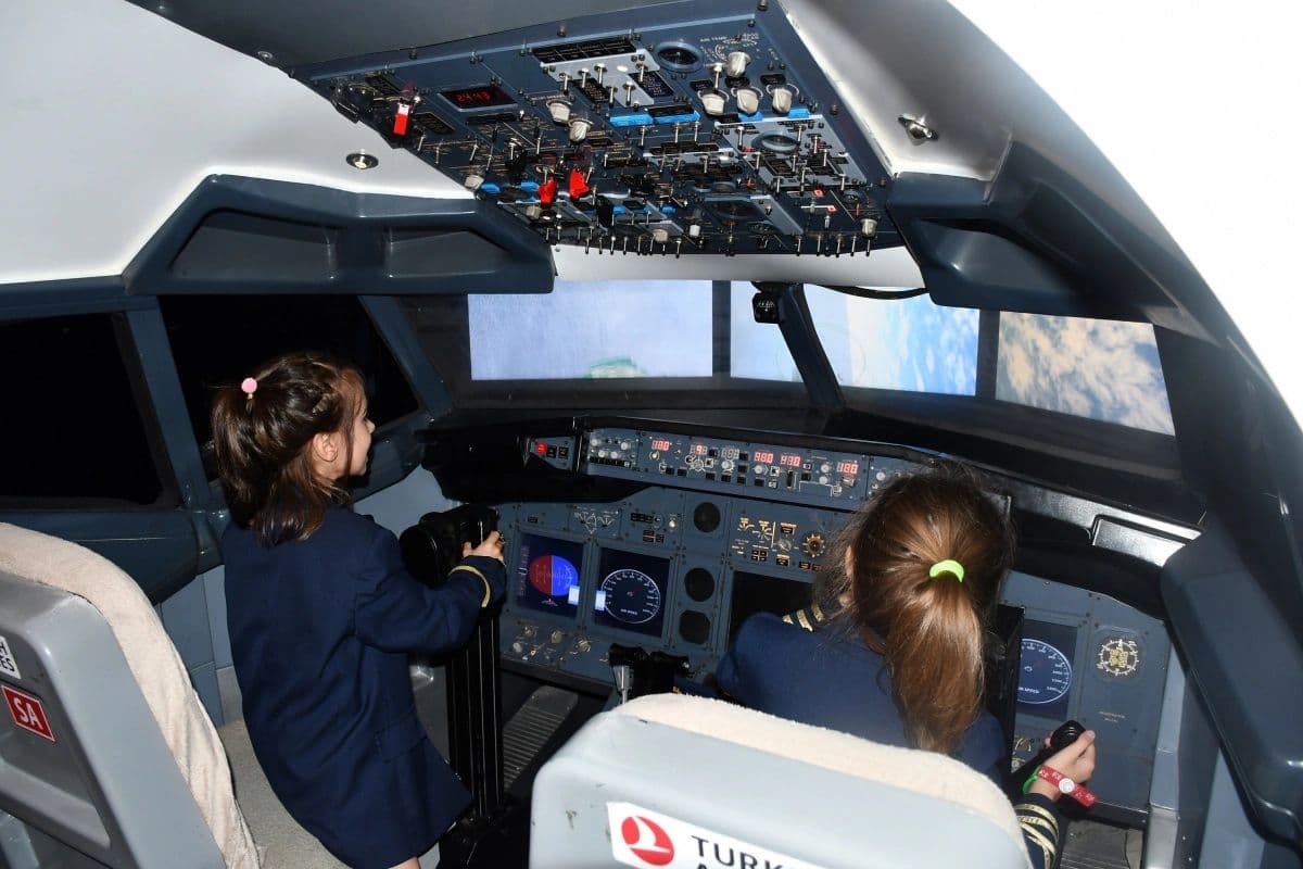 KidZania İstanbul aktivite alanı - dekoratif beton zemin